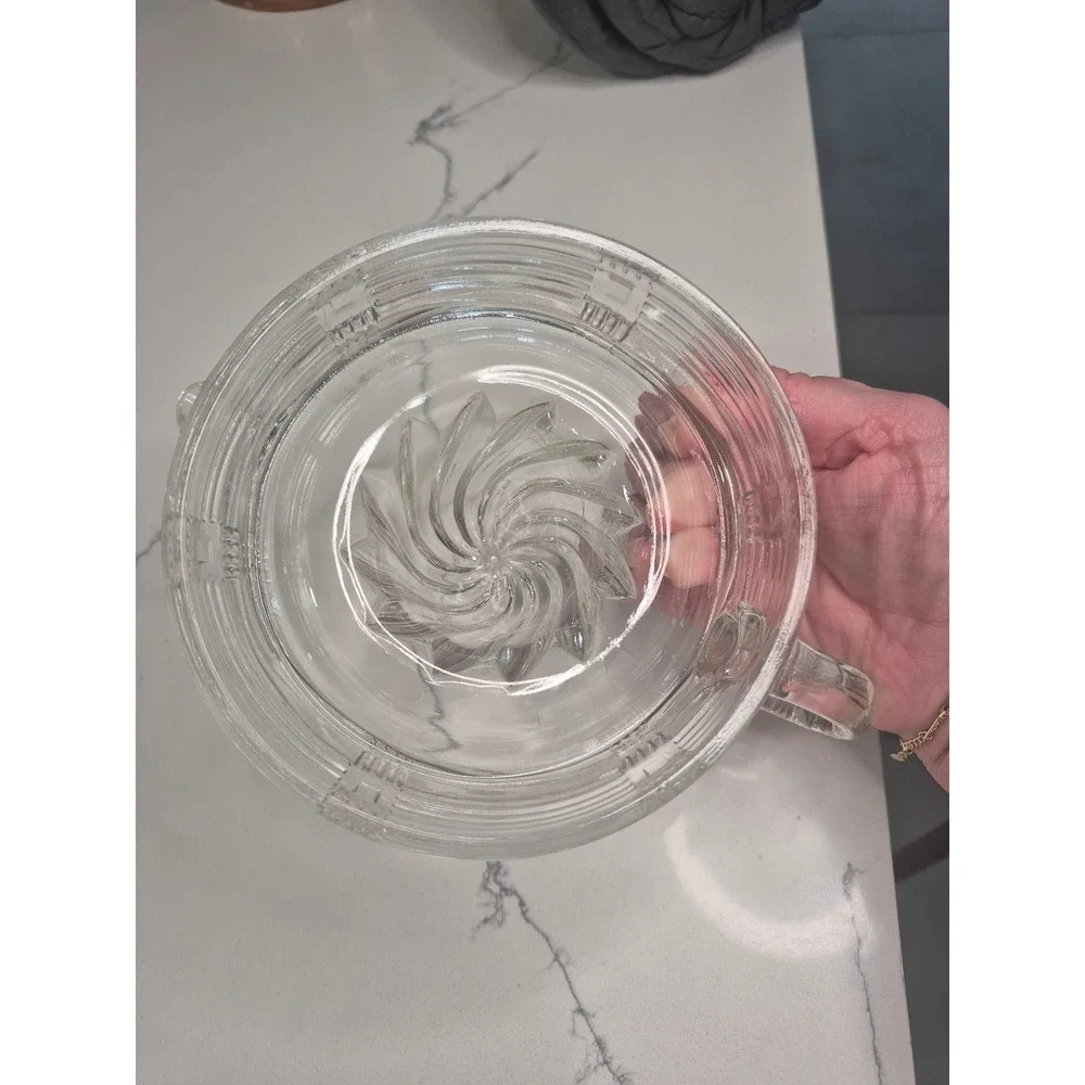Vintage Clear Glass Citrus Juicer‎ Manual Hand Reamer with Handle and Spout